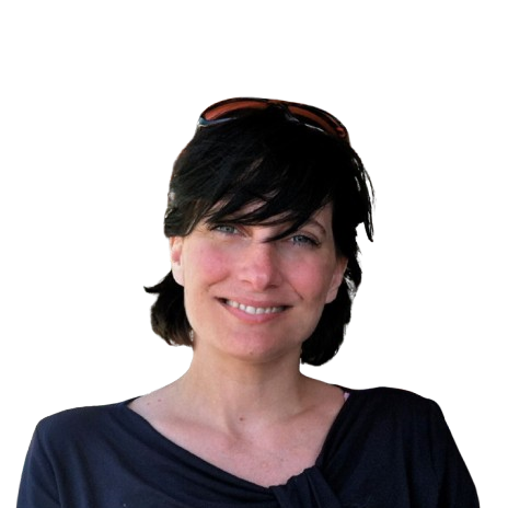 Julia_Headshot-removebg-preview